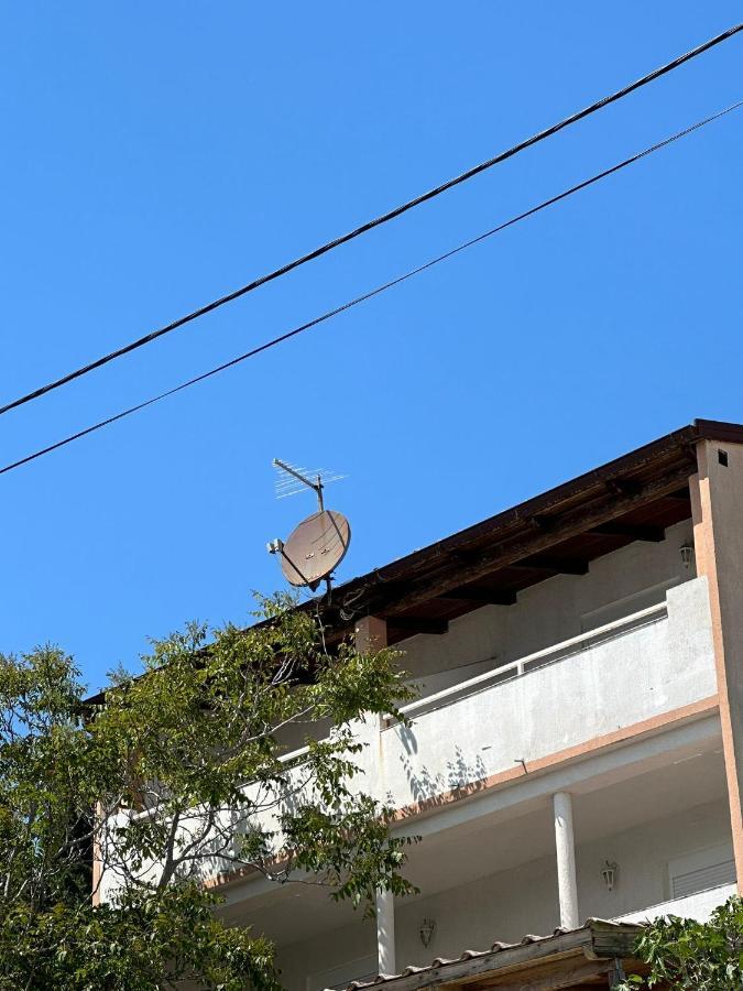 Apartmani Karlobag Exterior foto