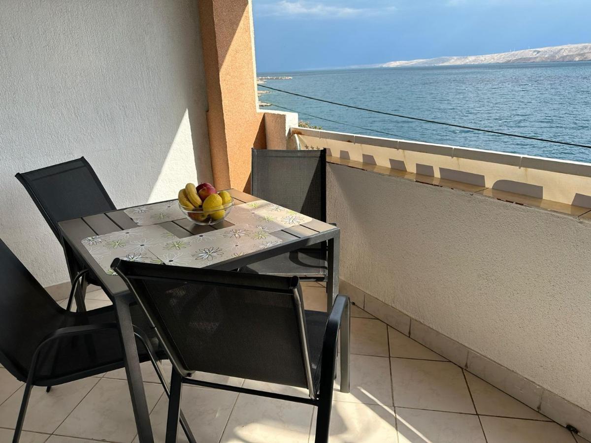 Apartmani Karlobag Exterior foto