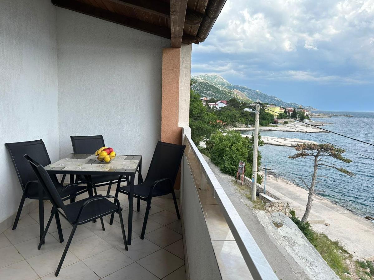 Apartmani Karlobag Exterior foto