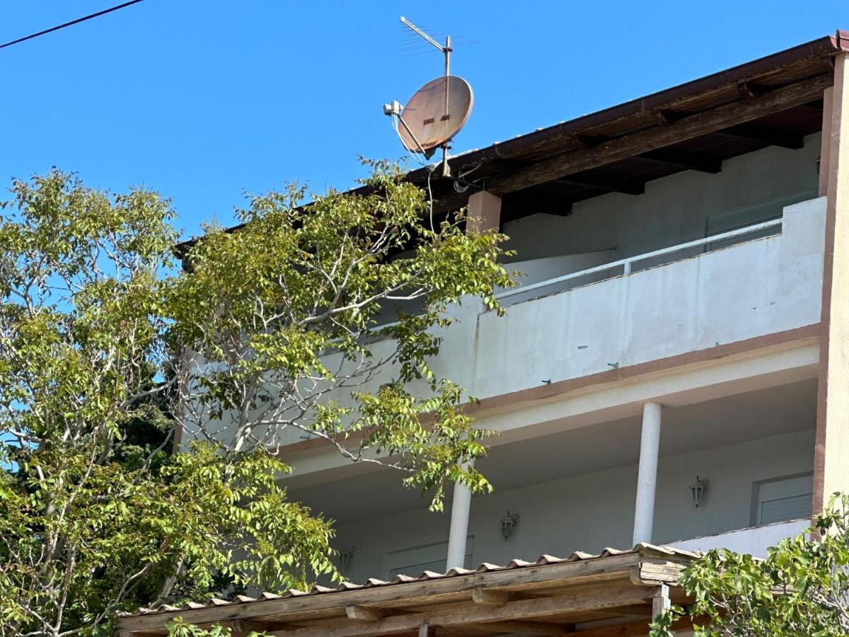 Apartmani Karlobag Exterior foto