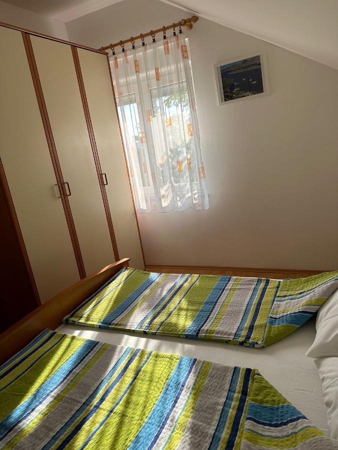 Apartmani Karlobag Exterior foto