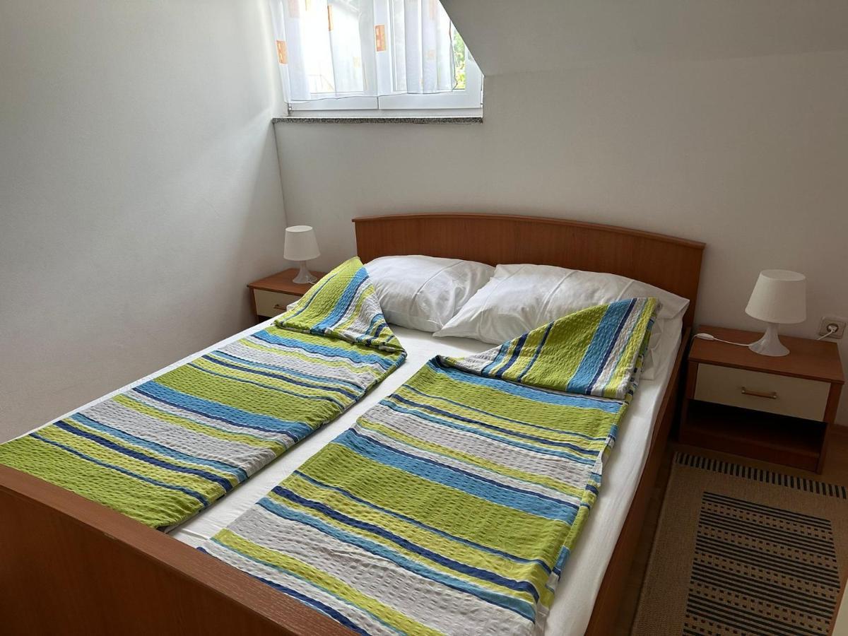 Apartmani Karlobag Exterior foto