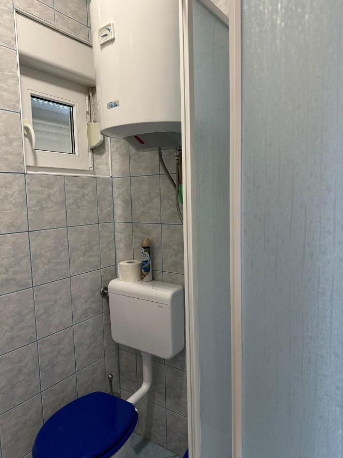 Apartmani Karlobag Exterior foto