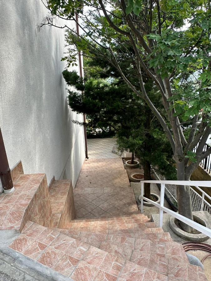 Apartmani Karlobag Exterior foto
